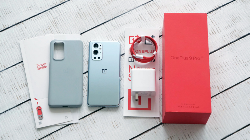 oneplus_9_pro_complect.jpg