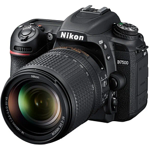 Зеркальный фотоаппарат Nikon D7500 Kit с AF-S 18-140 VR (Черный)